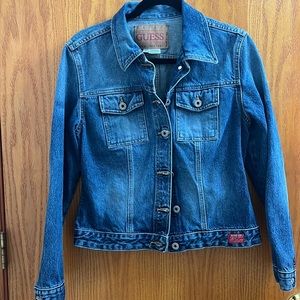 Button-up denim Guess jacket.